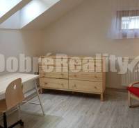 Banská Bystrica 4-Zimmer-Wohnung Mieten reality Banská Bystrica