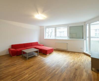 Mieten 3-Zimmer-Wohnung, 3-Zimmer-Wohnung, Žilinská, Bratislava - Star