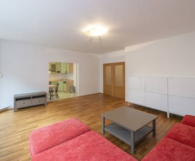 Mieten 3-Zimmer-Wohnung, 3-Zimmer-Wohnung, Žilinská, Bratislava - Star