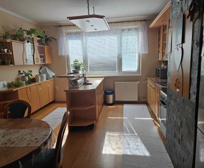 Kaufen 4-Zimmer-Wohnung, 4-Zimmer-Wohnung, Rozkvet, Považská Bystrica,