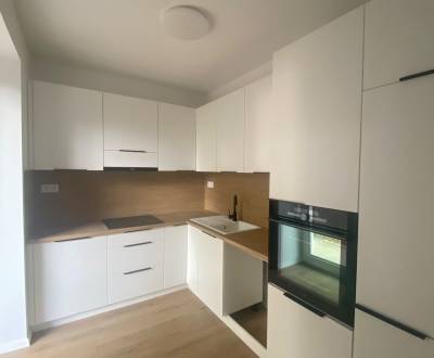 Kaufen 3-Zimmer-Wohnung, 3-Zimmer-Wohnung, Trenčianska, Bratislava - R