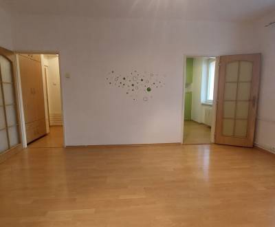 Kaufen 2-Zimmer-Wohnung, 2-Zimmer-Wohnung, Ul. 28. októbra, Trenčín, S