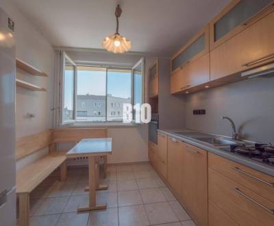 Kaufen 3-Zimmer-Wohnung, 3-Zimmer-Wohnung, Pribišova, Bratislava - Kar