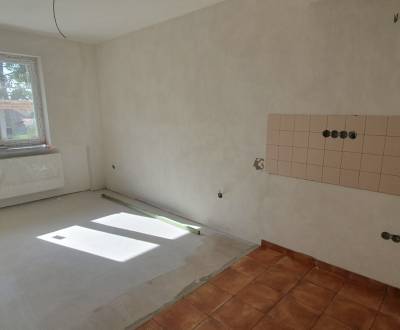 Mieten 2-Zimmer-Wohnung, 2-Zimmer-Wohnung, Nové Zámky, Slowakei