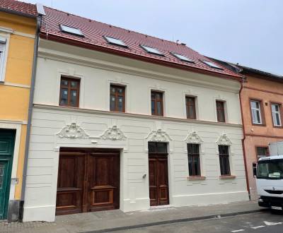 Kaufen 4-Zimmer-Wohnung, 4-Zimmer-Wohnung, Čajakova, Bratislava - Star