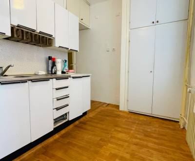 Kaufen 3-Zimmer-Wohnung, 3-Zimmer-Wohnung, Žiar nad Hronom, Slowakei