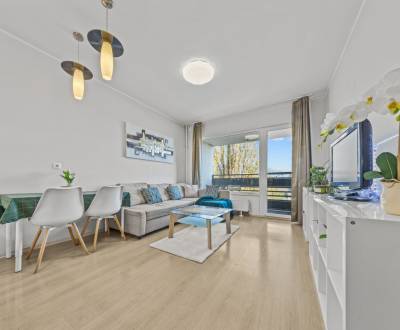 BARUŽINOV-Verkauf einer geräumigen 2-Zimmer-Wohnung mit Balkon 