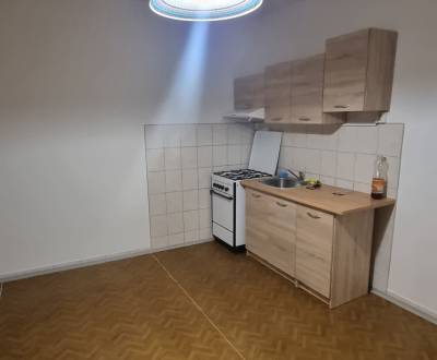 Mieten 1-Zimmer-Wohnung, 1-Zimmer-Wohnung, Nové Zámky, Slowakei