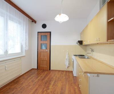 Kaufen 3-Zimmer-Wohnung, 3-Zimmer-Wohnung, Zakvášov, Považská Bystrica