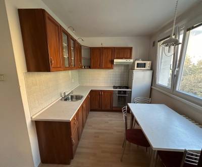 Kaufen 4-Zimmer-Wohnung, 4-Zimmer-Wohnung, Medveďovej, Bratislava - Pe