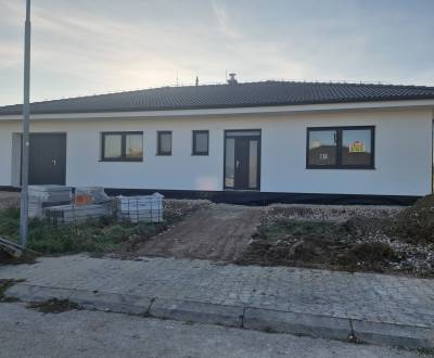 VERKAUF - 5 Zimmer Haus mit Garage - Lužianky, RED OAK