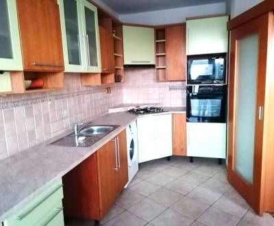 Mieten 4-Zimmer-Wohnung, 4-Zimmer-Wohnung, Ľudovíta Fullu, Bratislava 