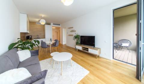 Mieten 2-Zimmer-Wohnung, 2-Zimmer-Wohnung, Továrenská, Bratislava - St