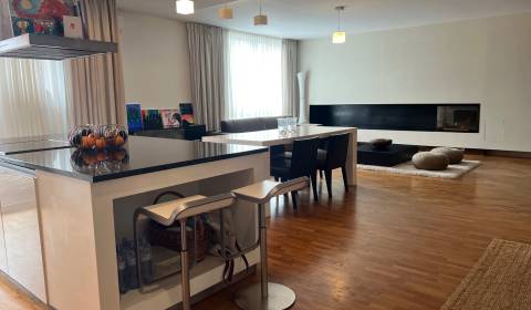 Kaufen 4-Zimmer-Wohnung, 4-Zimmer-Wohnung, Drotárska cesta, Bratislava