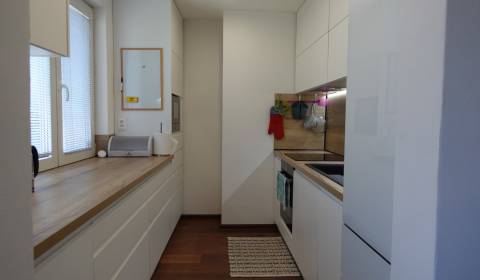 Kaufen 3-Zimmer-Wohnung, 3-Zimmer-Wohnung, Žiar nad Hronom, Slowakei