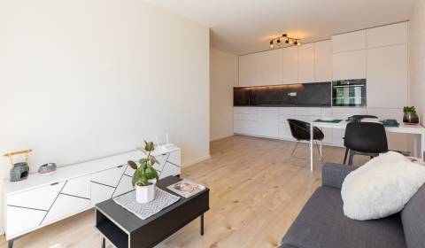 Mieten 3-Zimmer-Wohnung, 3-Zimmer-Wohnung, Ivanská cesta, Bratislava -