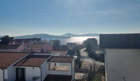 KROATIEN- Wohnung, Möglichkeit der Aufteilung in 2 Wohnungen, VODICE