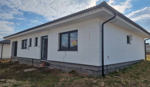 VERKAUF - 5 Zimmer Haus mit Garage - Lužianky, RED OAK