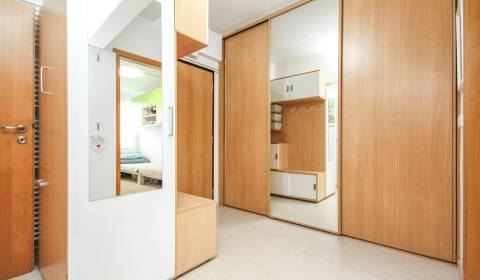 Kaufen 4-Zimmer-Wohnung, 4-Zimmer-Wohnung, Trenčín, Slowakei