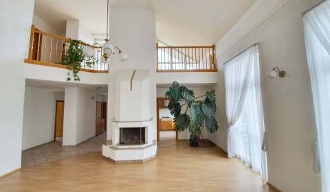 Mieten 5+ Zimmer-Wohnung, 5+ Zimmer-Wohnung, Leškova, Bratislava - Sta