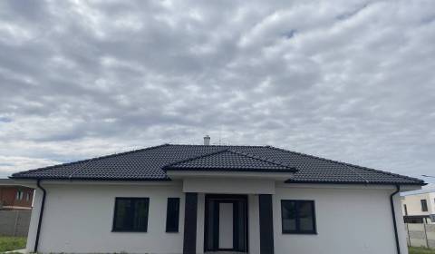 Kaufen Einfamilienhaus, Einfamilienhaus, Adyho ulica, Dunajská Streda,