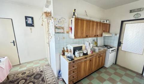 Kaufen 4-Zimmer-Wohnung, 4-Zimmer-Wohnung, Nové Zámky, Nové Zámky, Slo