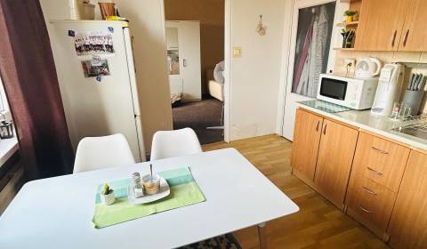 Kaufen 3-Zimmer-Wohnung, 3-Zimmer-Wohnung, Kasárenská, Nové Zámky, Slo