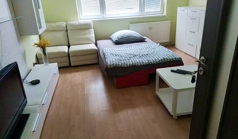 Kaufen 3-Zimmer-Wohnung, 3-Zimmer-Wohnung, Turnianska, Bratislava - Pe