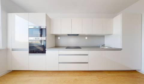 Kaufen 3-Zimmer-Wohnung, 3-Zimmer-Wohnung, Blagoevova, Bratislava - Pe