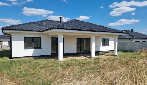 VERKAUF - 5 Zimmer Haus mit Garage - Lužianky, RED OAK