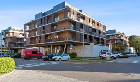 BA/PETRŽALKA - 3i-Ausstattung Neubau mit Parkplatz und Terrasse