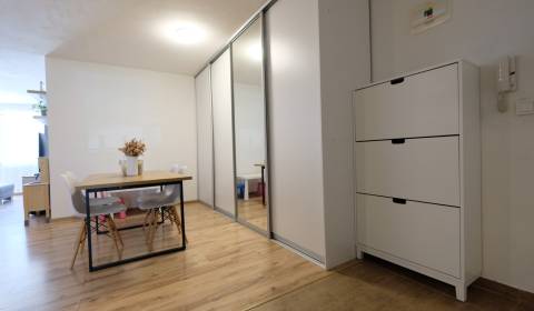 Kaufen 2-Zimmer-Wohnung, 2-Zimmer-Wohnung, Senec, Slowakei