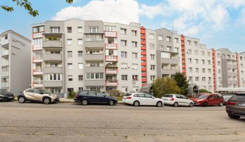 BA/KARLOVA VES-Verkauf einer großen 4-Zimmer-Wohnung mit Loggia 