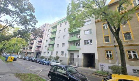 Kaufen Garconniere, Garconniere, Budyšínska, Bratislava - Nové Mesto, 