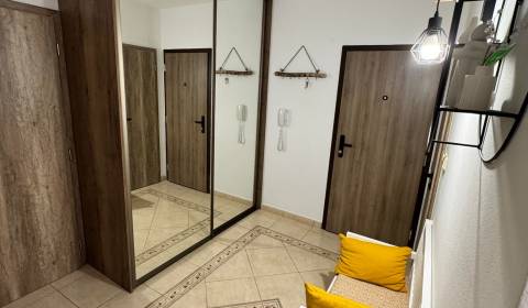 Kaufen 4-Zimmer-Wohnung, 4-Zimmer-Wohnung, SNP, Považská Bystrica, Slo