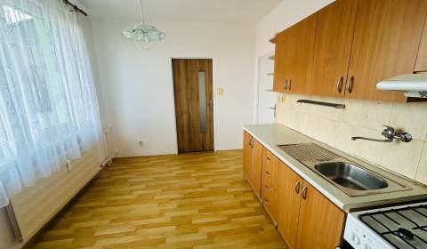 Kaufen 3-Zimmer-Wohnung, 3-Zimmer-Wohnung, Kasárenská, Nové Zámky, Slo