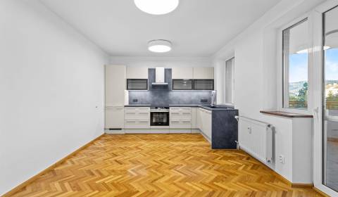 Kaufen 3-Zimmer-Wohnung, 3-Zimmer-Wohnung, Martinengova, Bratislava - 