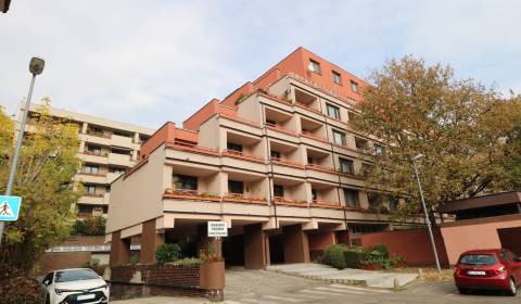 Mieten 3-Zimmer-Wohnung, 3-Zimmer-Wohnung, Gajova, Bratislava - Staré 