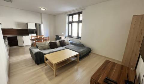 Mieten 2-Zimmer-Wohnung, 2-Zimmer-Wohnung, Štefánikova, Košice - Staré