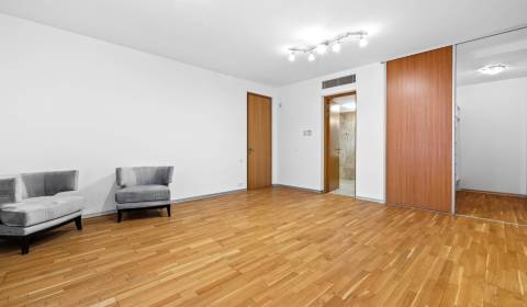 Mieten 4-Zimmer-Wohnung, 4-Zimmer-Wohnung, Hlboká cesta, Bratislava - 