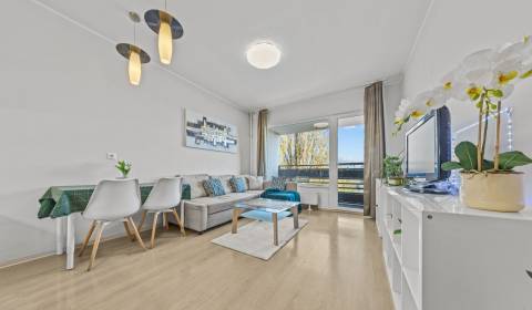 BARUŽINOV-Verkauf einer geräumigen 2-Zimmer-Wohnung mit Balkon 