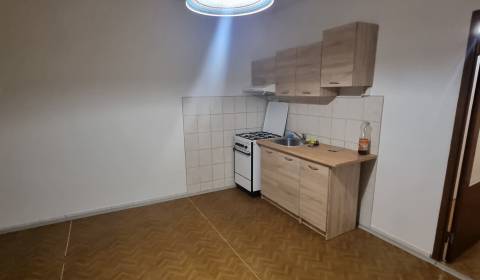 Mieten 1-Zimmer-Wohnung, 1-Zimmer-Wohnung, Nové Zámky, Slowakei