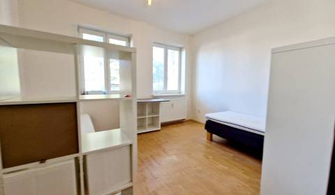 Mieten 1-Zimmer-Wohnung, 1-Zimmer-Wohnung, Železničná, Senica, Slowake