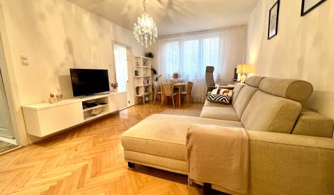 Renovierte 2-Zimmer-Wohnung mit Balkon nahe Račianske Mýto