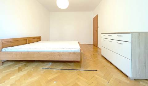 Kaufen 3-Zimmer-Wohnung, 3-Zimmer-Wohnung, Prievidza, Slowakei