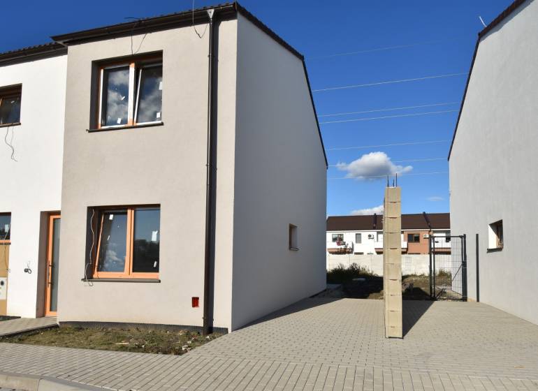 Novostavba na predaj,  Mládežnícka štvrť , Galanta, viac na: https://reality.intexreal.sk/