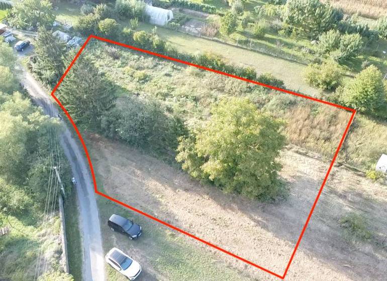 ALL INCLUSIVE | NA PREDAJ – STAVEBNÝ POZEMOK VO VÝBORNEJ LOKALITE, 1300 M2, TOPOĽNÍKY