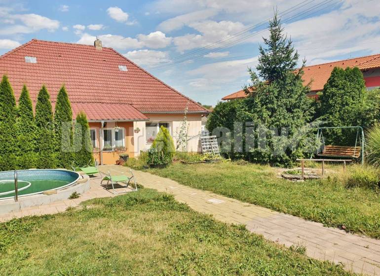 Komjatice Einfamilienhaus Suche reality Nové Zámky