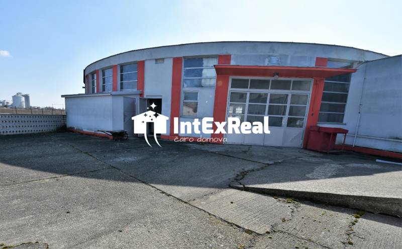 Na prenájom budova na podnikanie, 625 m², Sereď, viac na: https://reality.intexreal.sk/