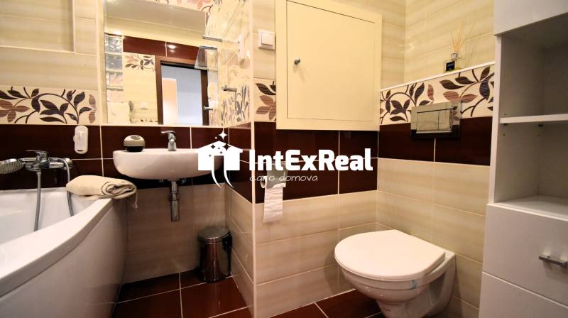 Zariadený, prerobený 3 i. byt s loggiou, predaj, Šaľa, Veča, viac na: https://reality.intexreal.sk/